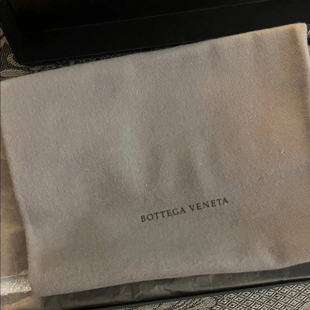 Bottega Veneta Metallic Gold Woven Mules - Picture 7 of 8